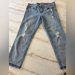 Gap cropped distressed jeans size 31R